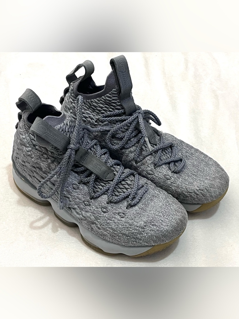 NIke Lebron 15 "City Edition" Wolf Grey Gold High-Top Athletic Sneakers 6.5Y